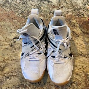 Nike Hyperset Womens Volleyball Sneakers